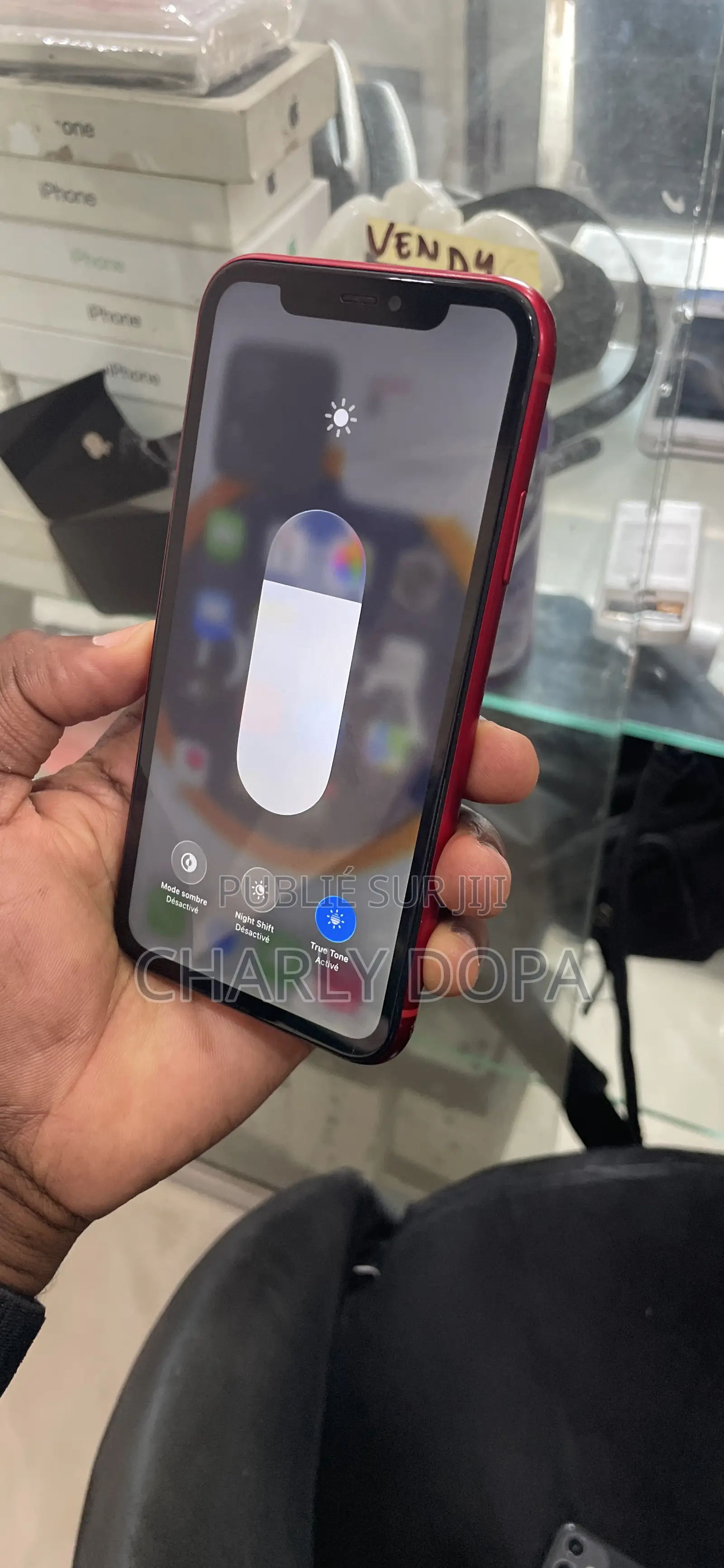 Apple iPhone 11 64 GB Rouge
