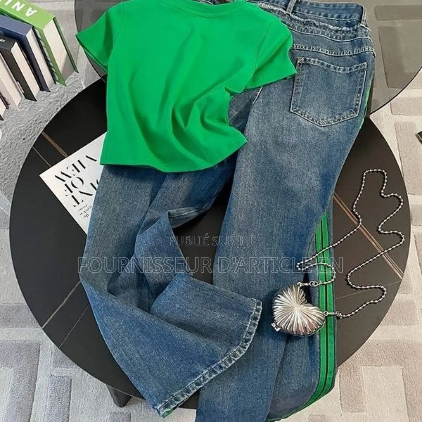Un Ensemble Deux Pièces Élégant