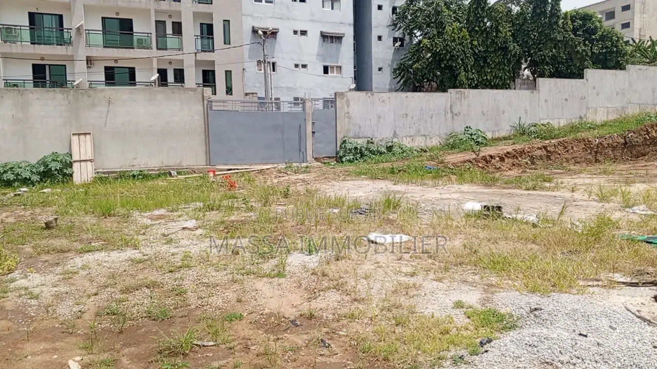 Vente Terrain 388 M2 Cocody Centre