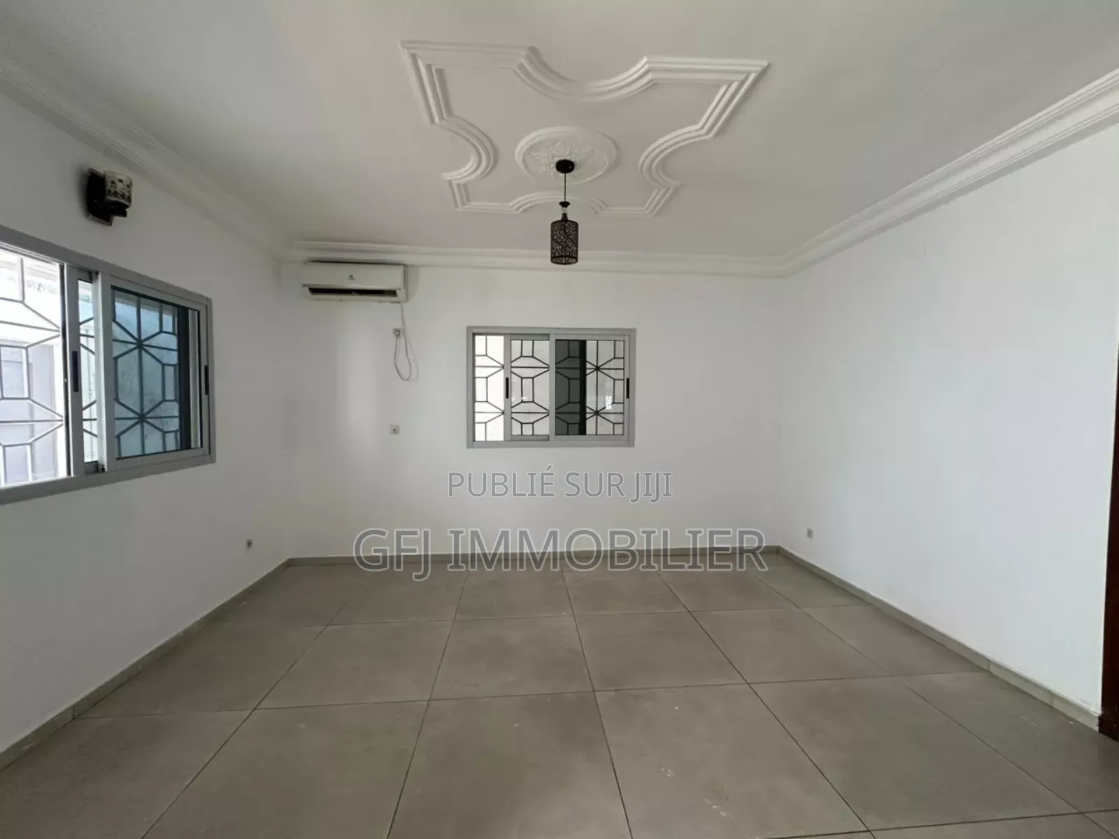 5chbre Duplex dans Francis Gweh, Cocody à Louer