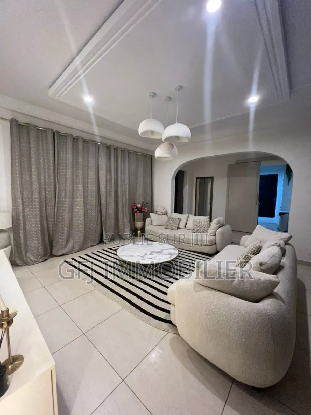 3chbre Appartement dans Francis Gweh, Cocody à Louer