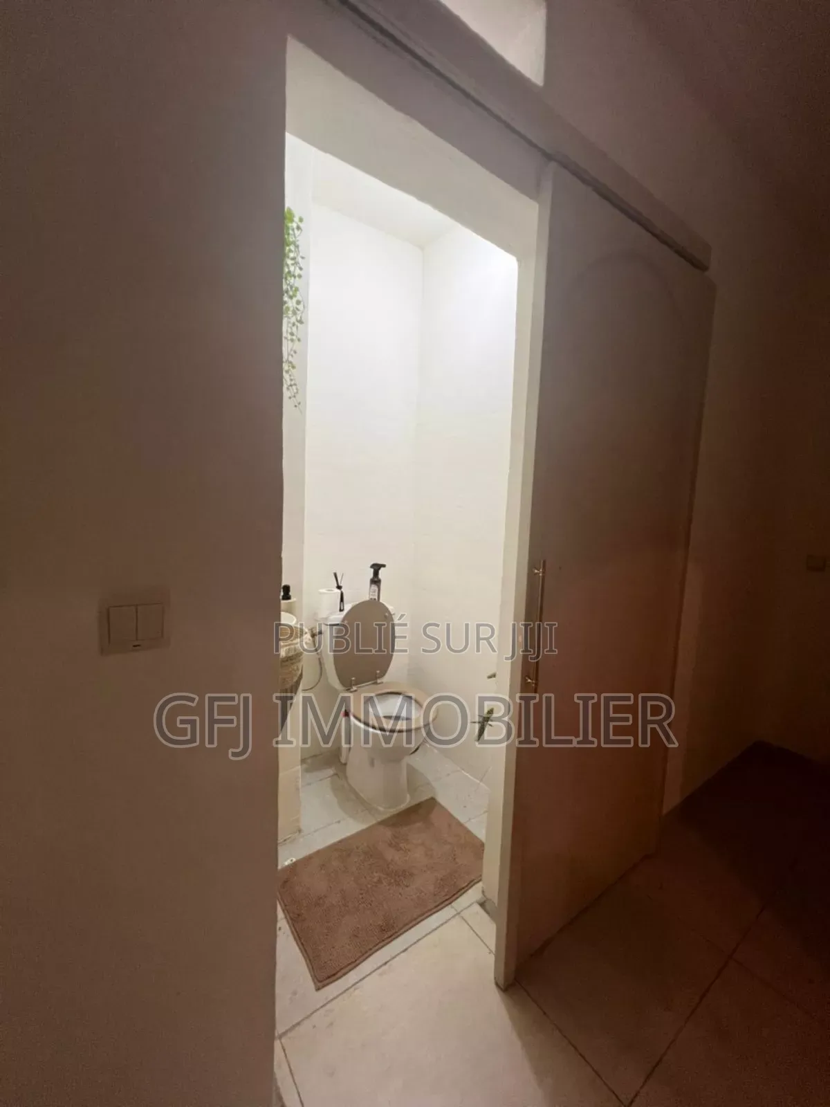 3chbre Appartement dans Francis Gweh, Cocody à Louer