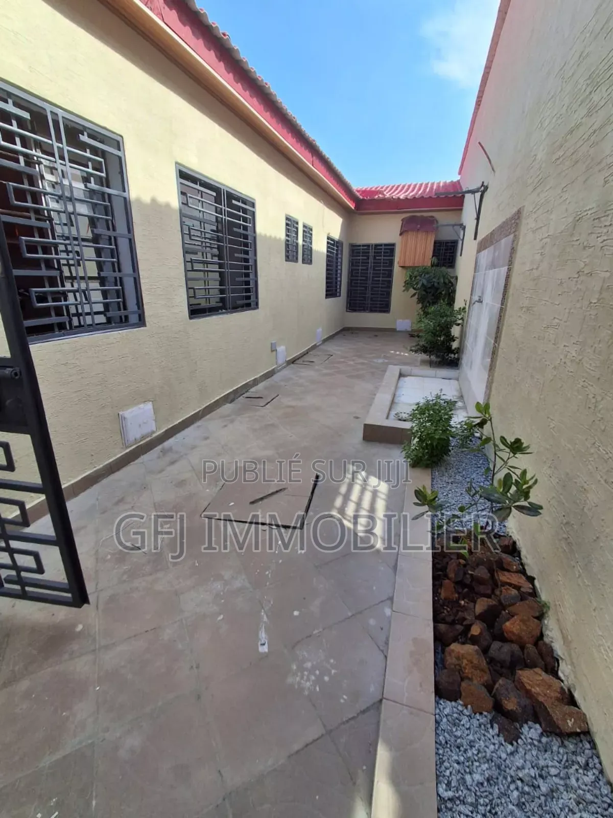 3chbre Villa dans Francis Gweh, Cocody à Vendre