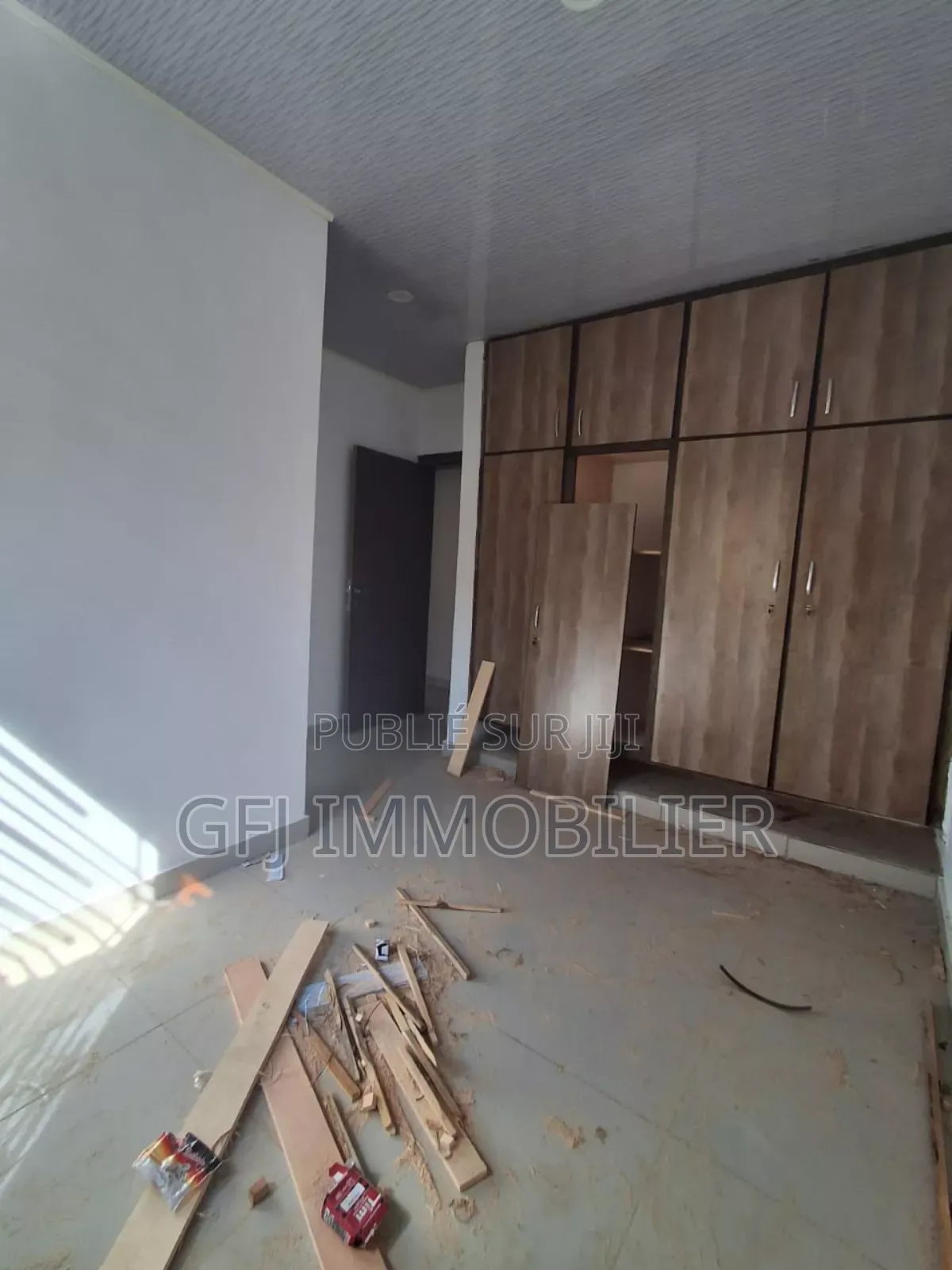 3chbre Villa dans Francis Gweh, Cocody à Vendre