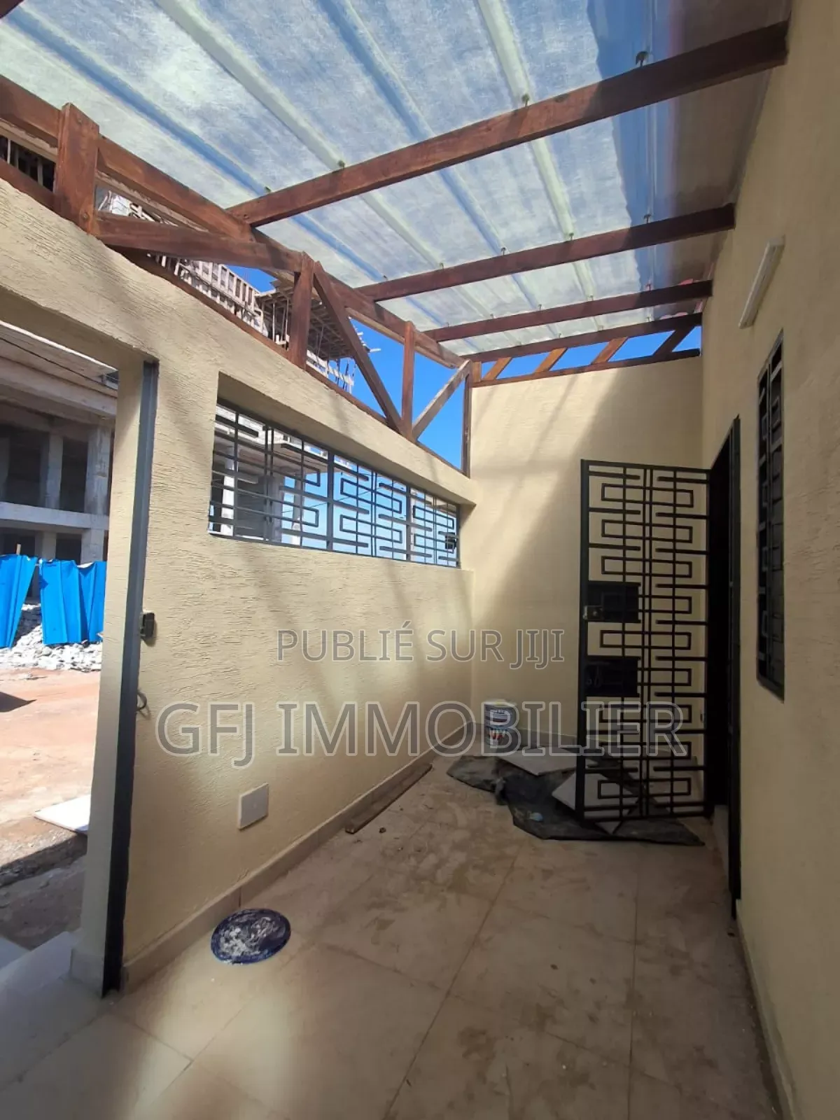 3chbre Villa dans Francis Gweh, Cocody à Vendre