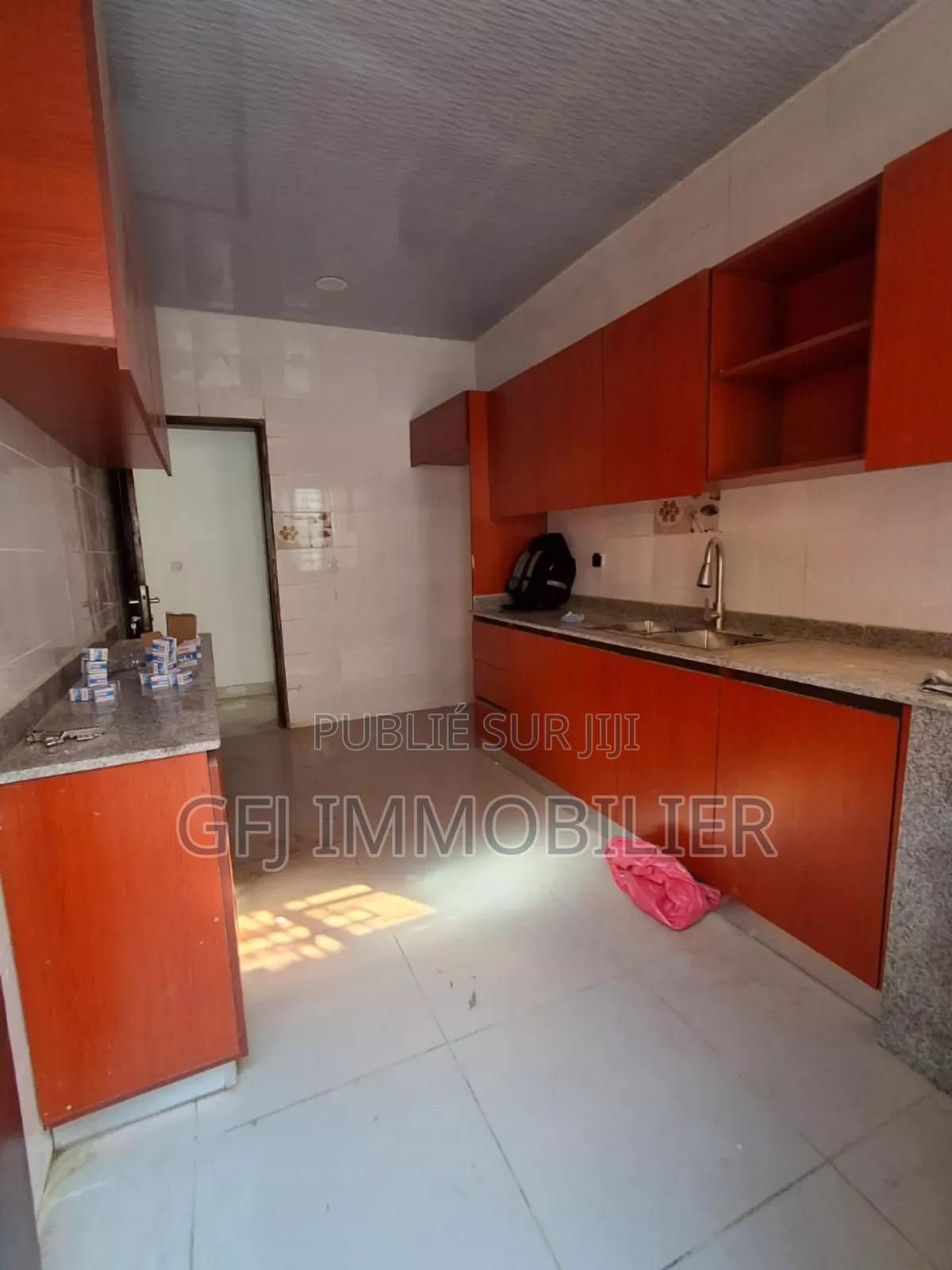 3chbre Villa dans Francis Gweh, Cocody à Vendre