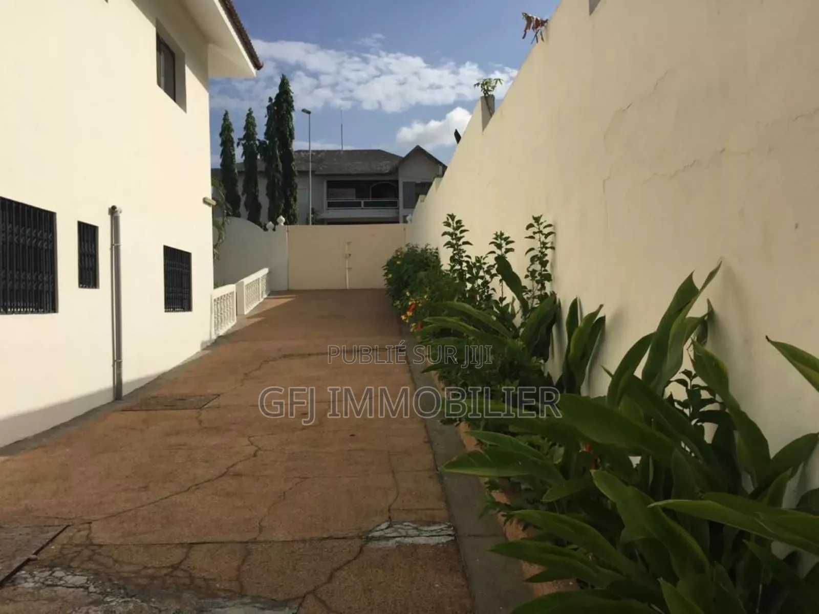5chbre Duplex dans Francis Gweh, Cocody à Louer