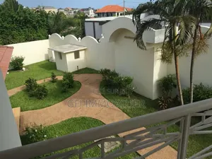 5chbre Duplex dans Francis Gweh, Cocody à Louer