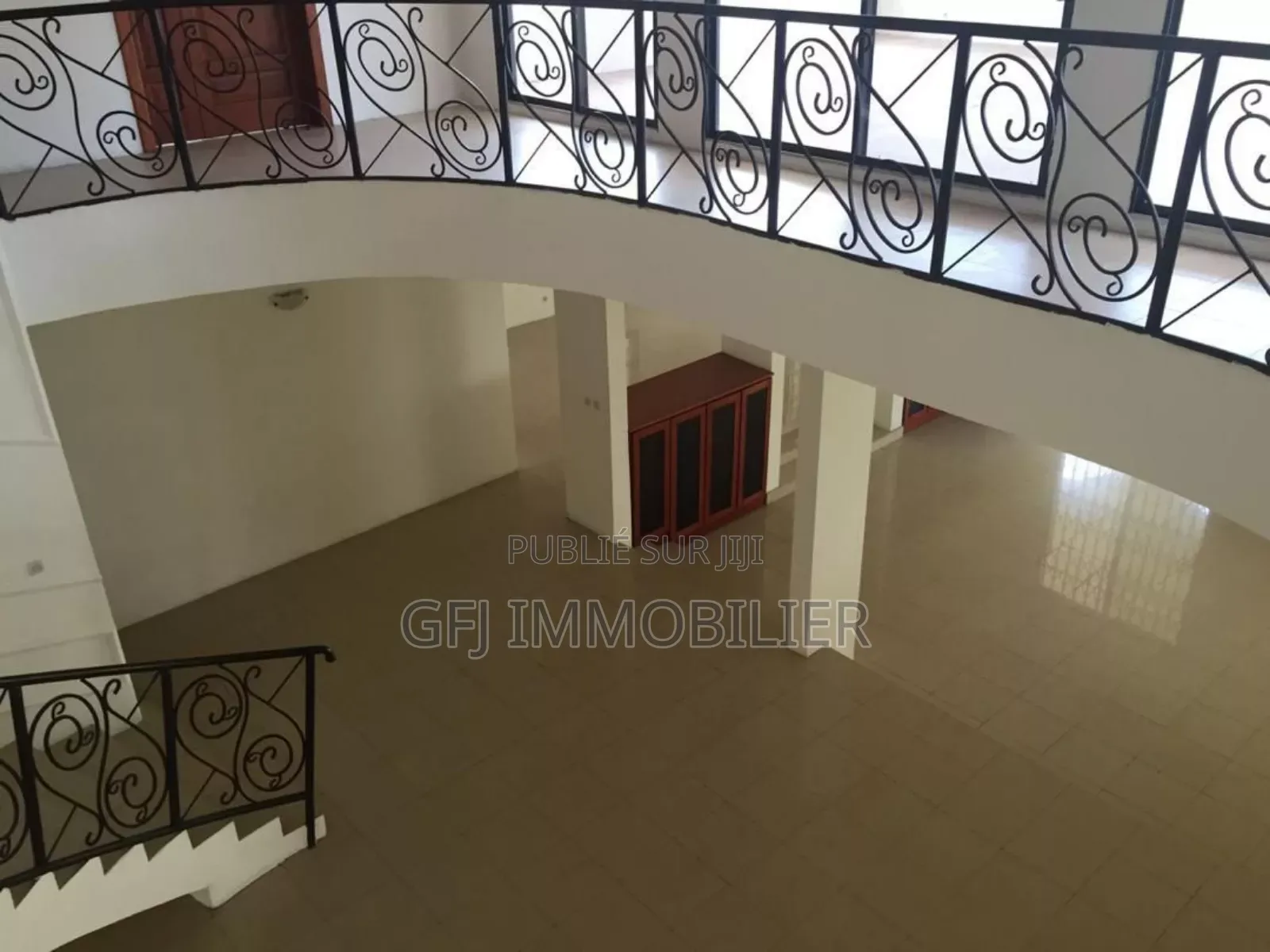 5chbre Duplex dans Francis Gweh, Cocody à Louer