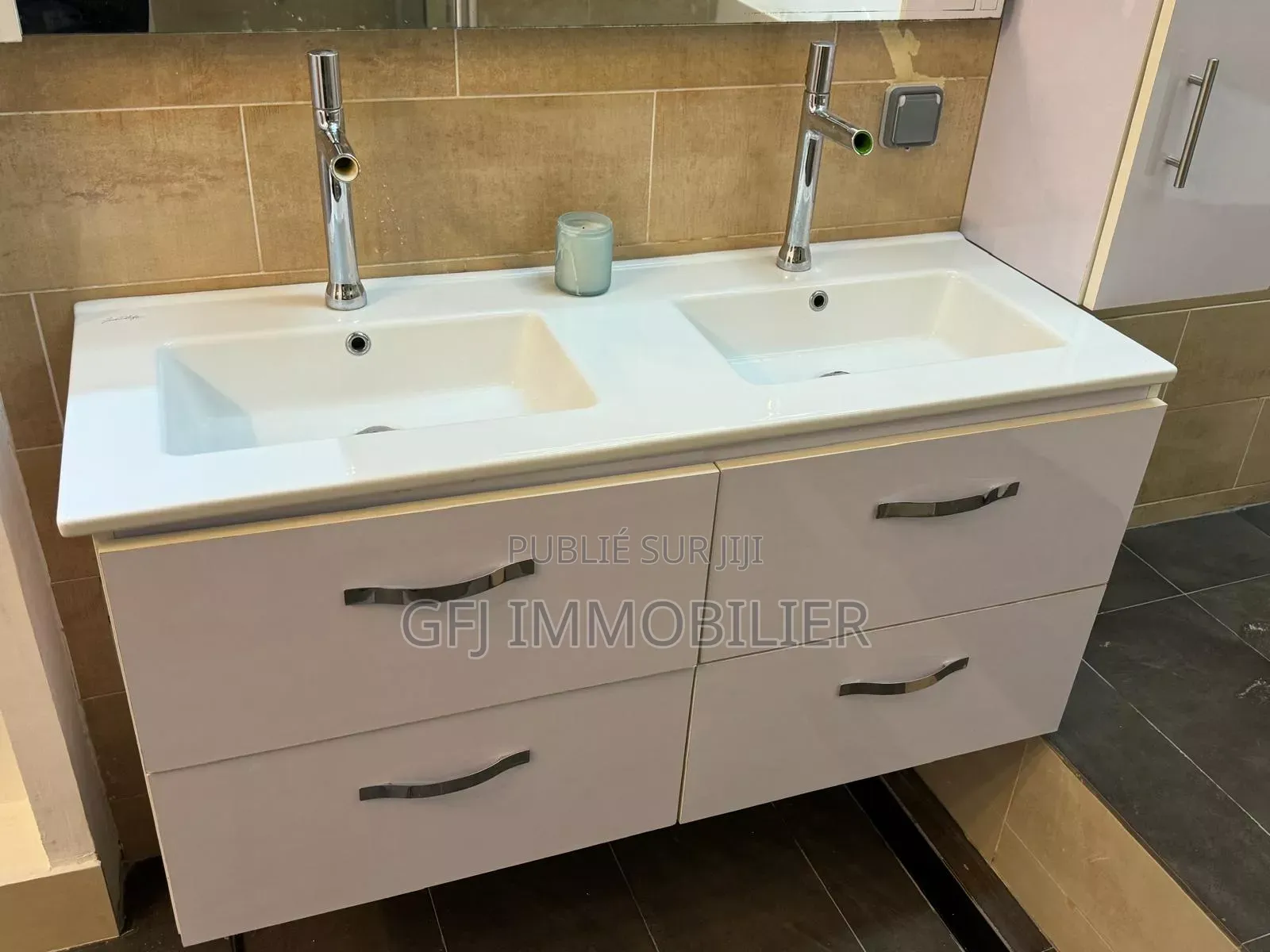 4chbre Duplex dans Francis Gweh, Cocody à Louer