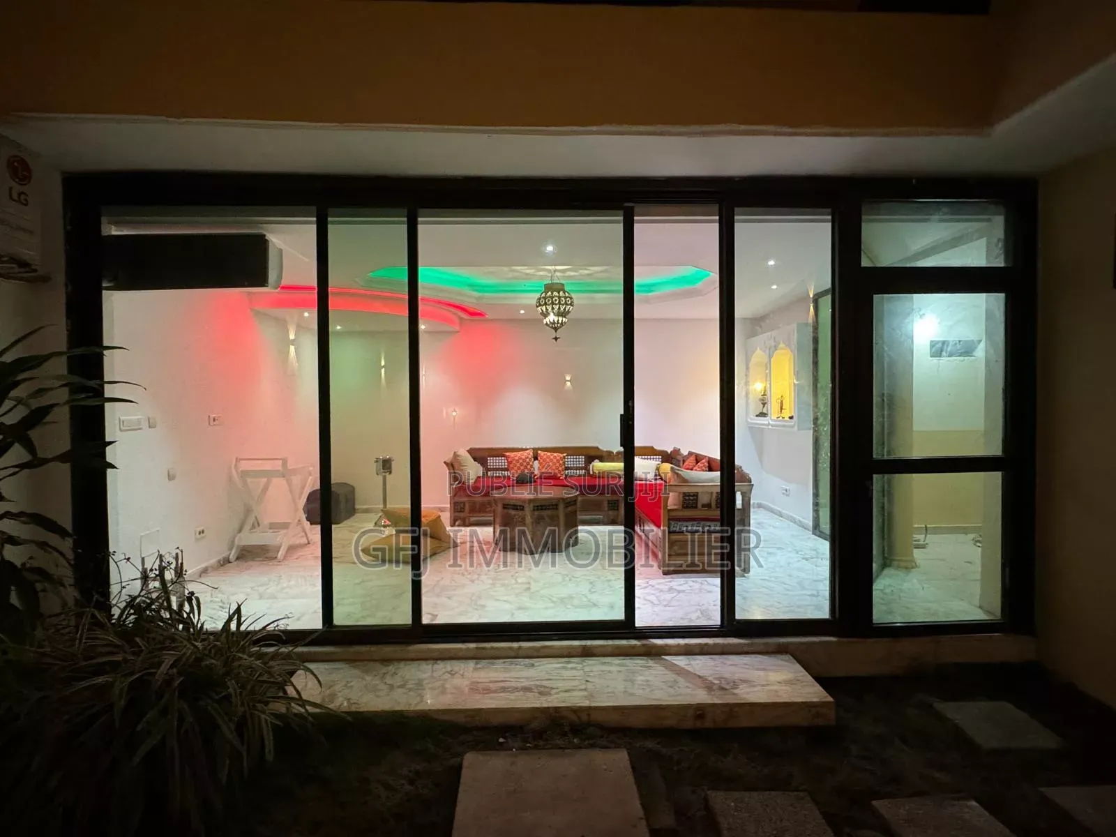 4chbre Duplex dans Francis Gweh, Cocody à Louer