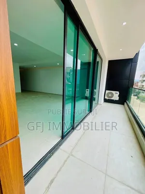 2chbre Appartement dans Francis Gweh, Cocody à Louer