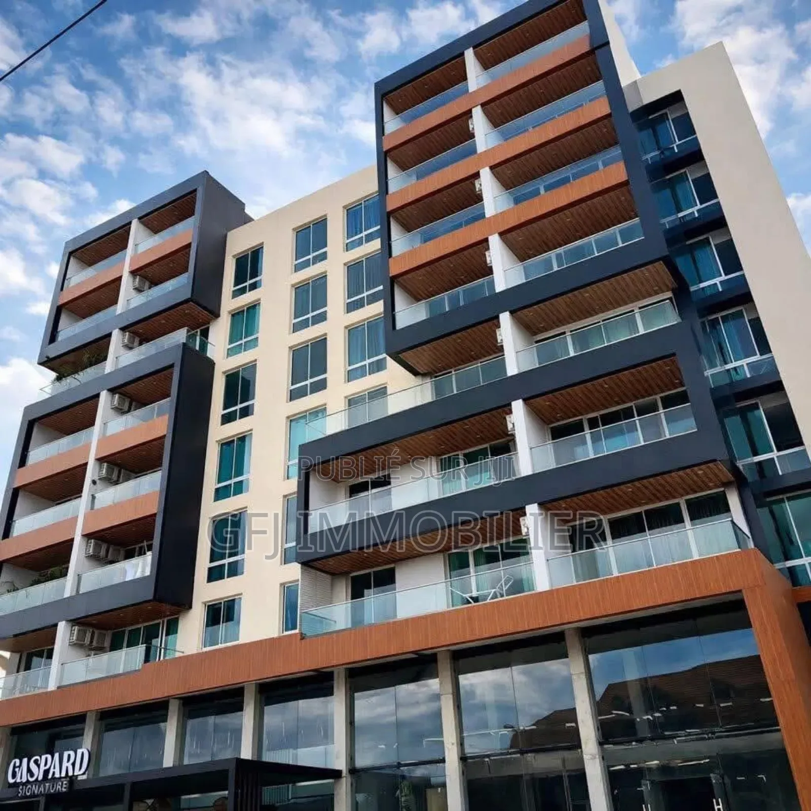 3chbre Appartement dans Francis Gweh, Cocody à Louer