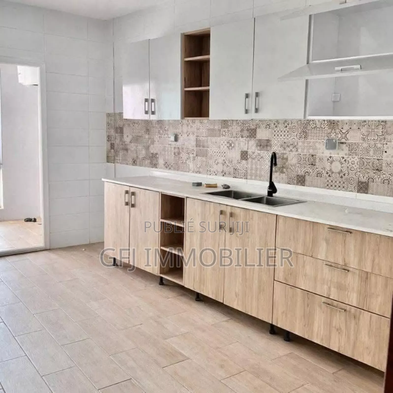3chbre Appartement dans Francis Gweh, Cocody à Louer