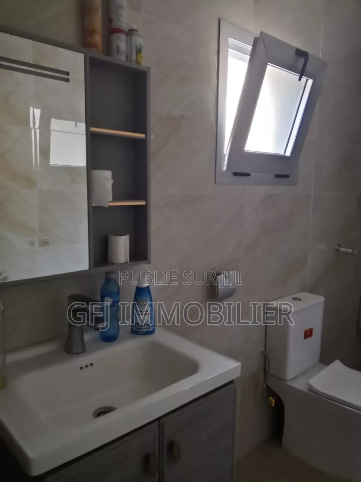 3chbre Duplex dans Francis Gweh, Cocody à Louer