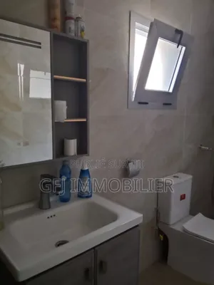 3chbre Duplex dans Francis Gweh, Cocody à Louer