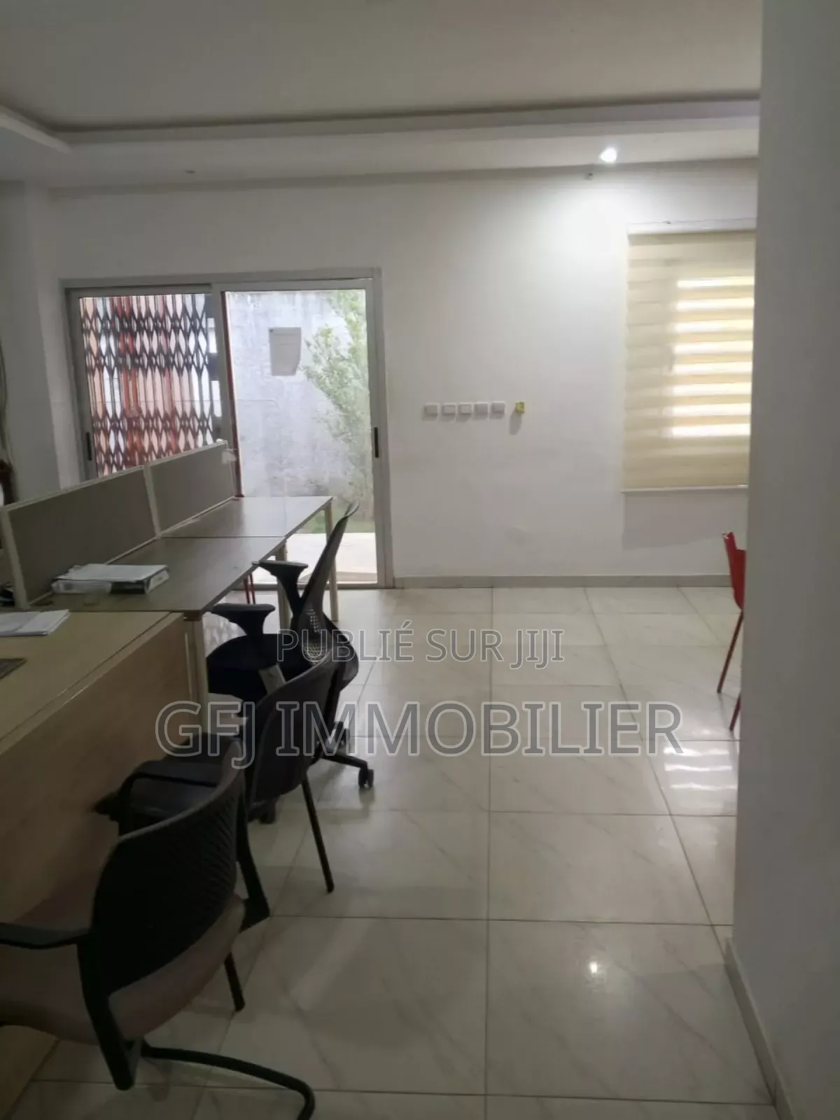 3chbre Duplex dans Francis Gweh, Cocody à Louer