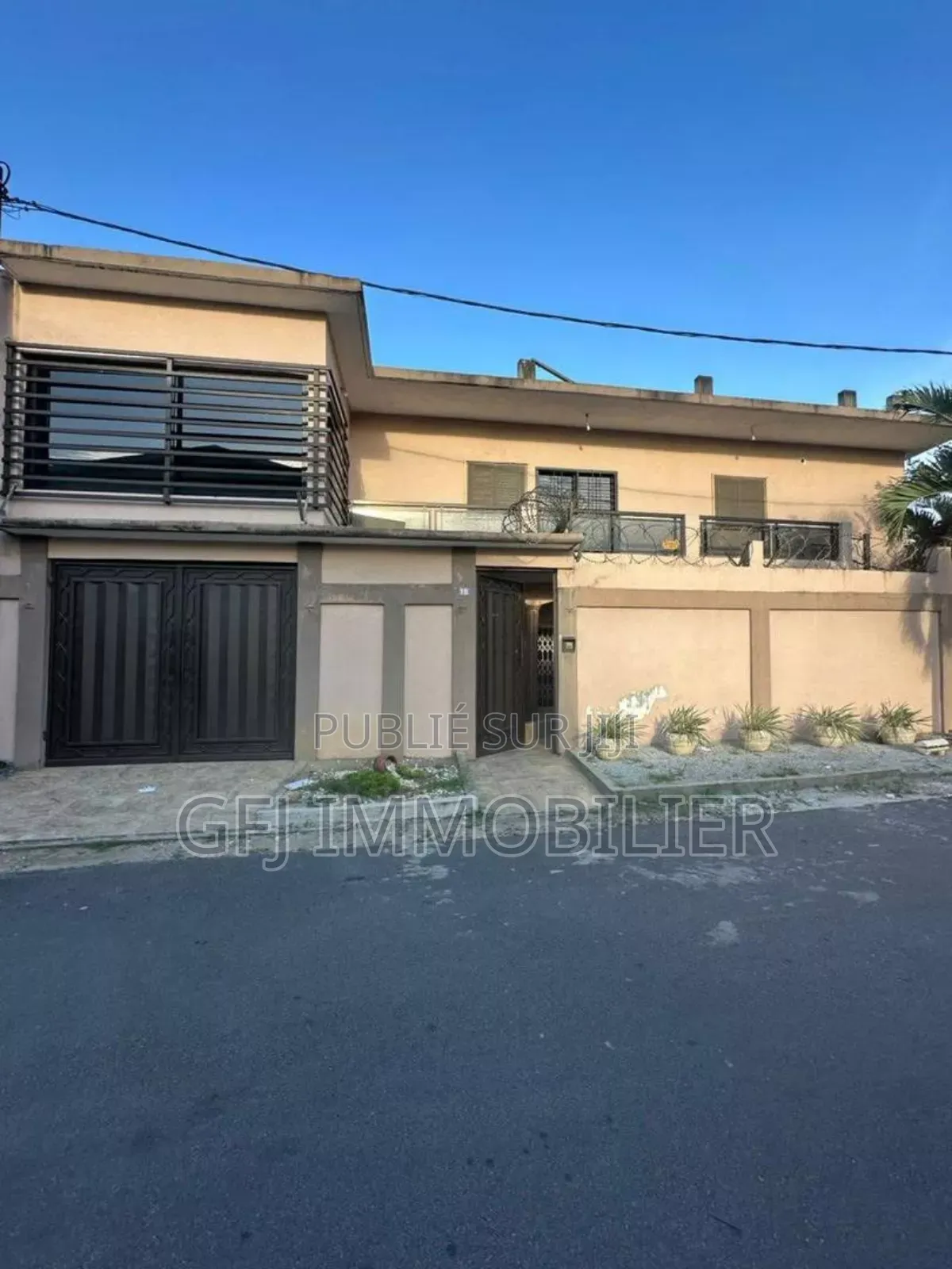 5chbre Maison dans Francis Gweh, Cocody à Louer