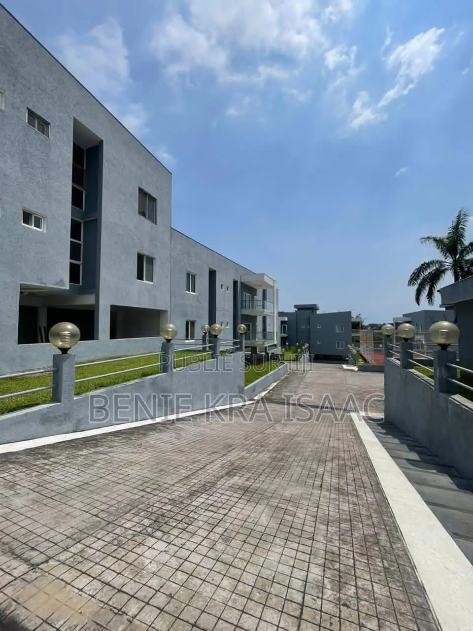 3chbre Appartement dans Benie Kra Isaac, Cocody à Louer