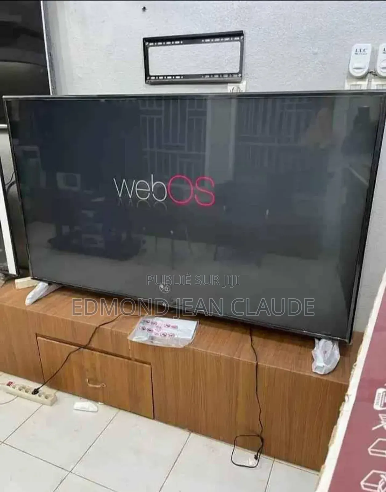 Télévision 55 Pouces Lg Android Uhd Avec Décodeur Intégré