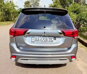 Mitsubishi Outlander 2.0 PHEV AWD 2020 Gris