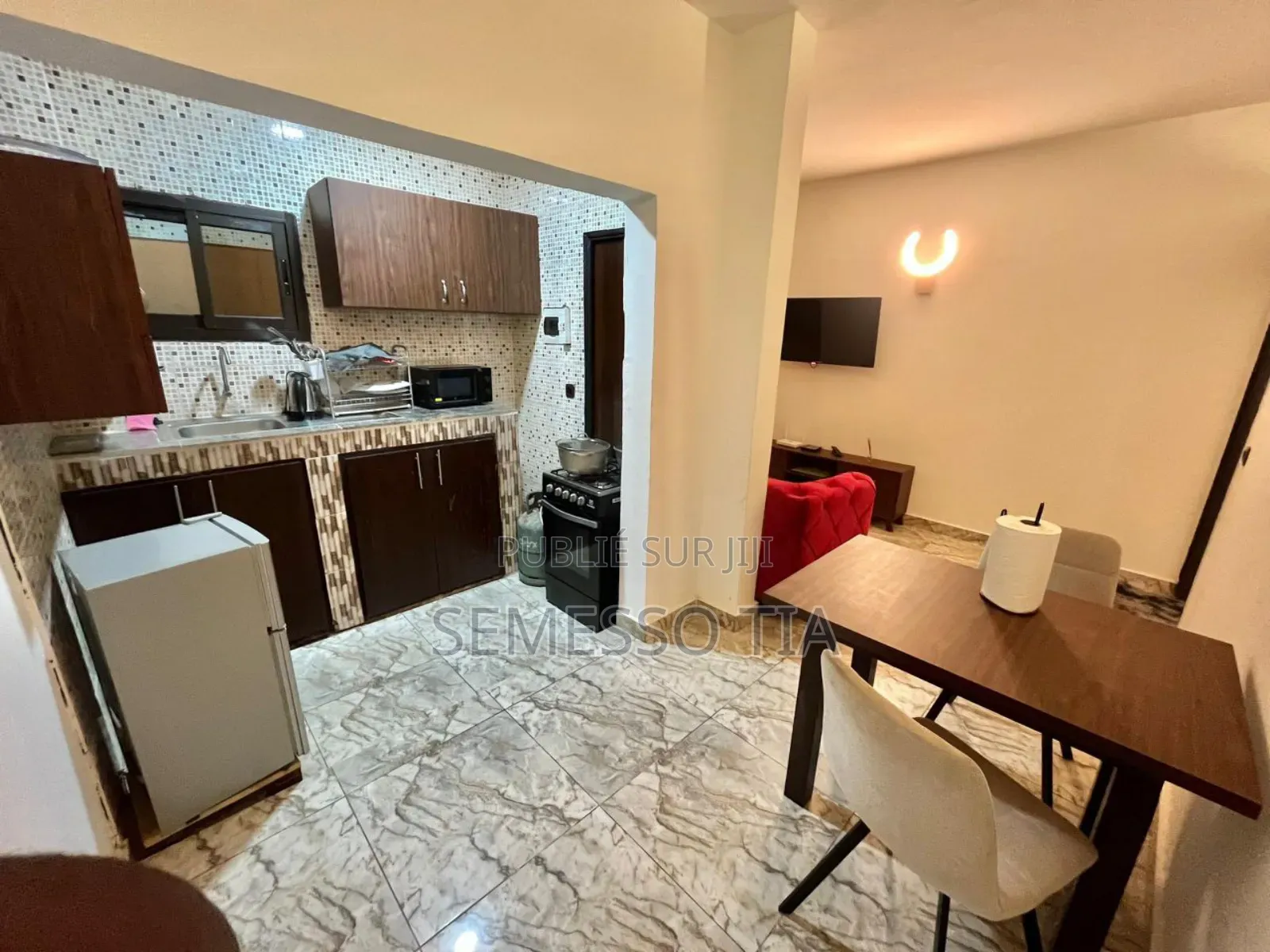 Meublé 1chbre Appartement dans Mt Services, Yopougon à Louer