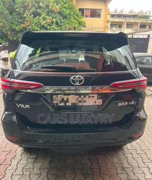 Toyota Fortuner 2025 Noir