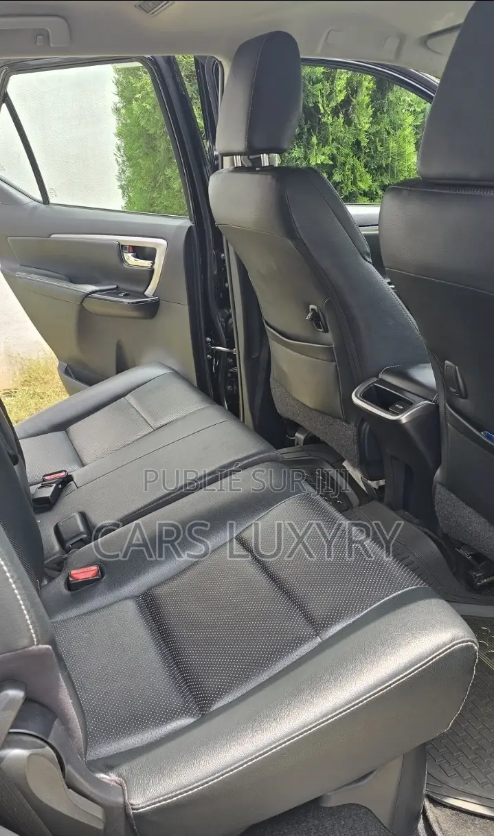 Toyota Fortuner 2025 Noir