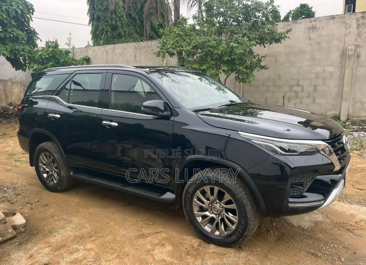 Toyota Fortuner 2025 Noir