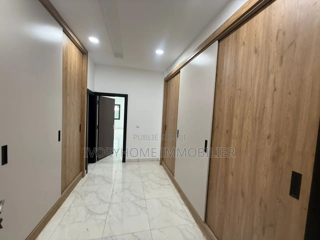 3chbre Appartement dans Cocody à Louer