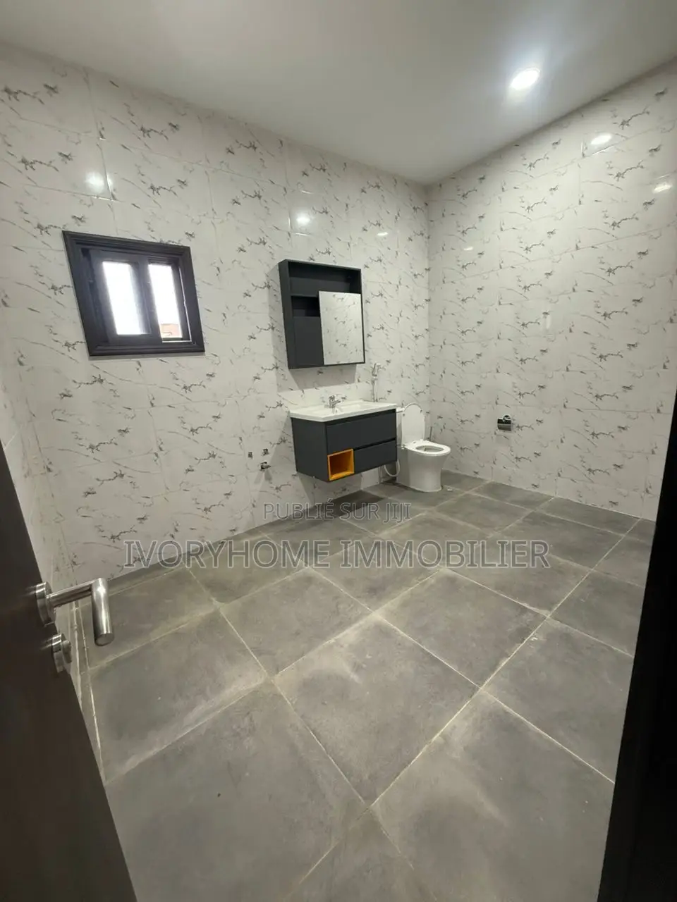 3chbre Appartement dans Cocody à Louer