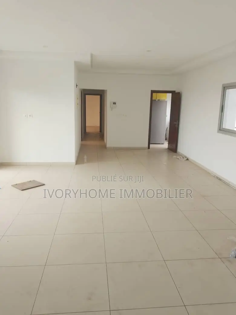 2chbre Appartement dans Cocody à Louer