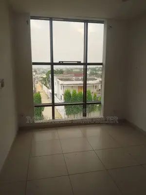 2chbre Appartement dans Cocody à Louer