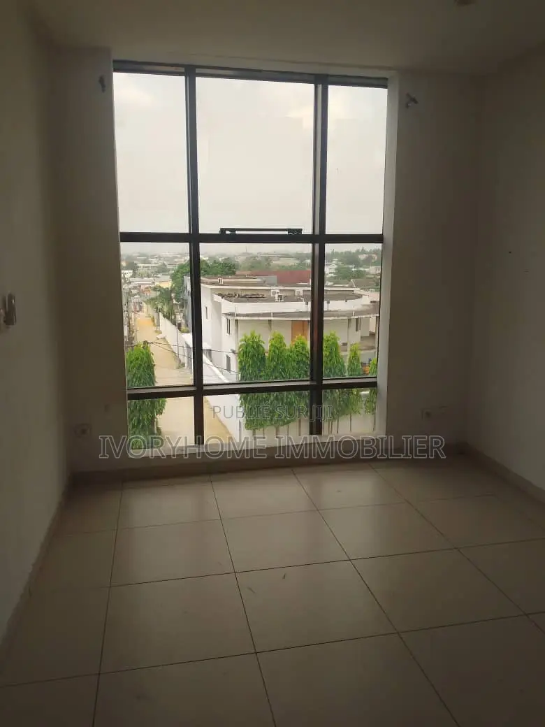 2chbre Appartement dans Cocody à Louer