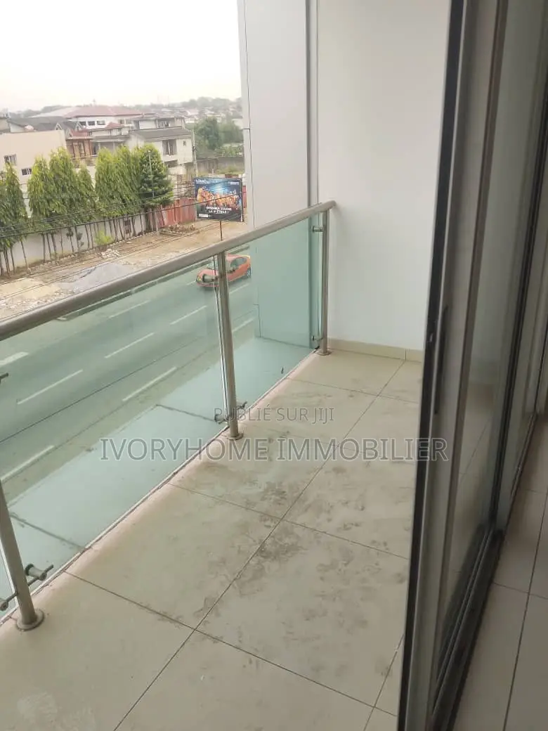 2chbre Appartement dans Cocody à Louer