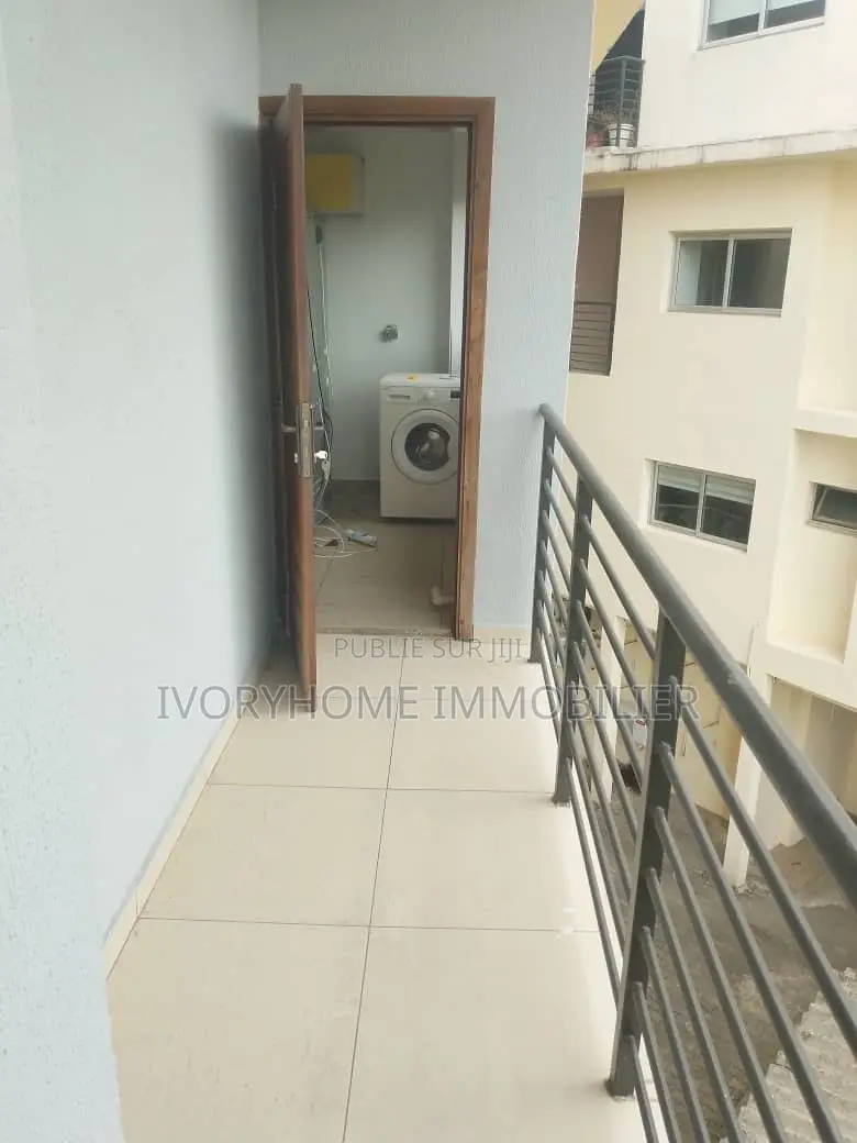 2chbre Appartement dans Cocody à Louer