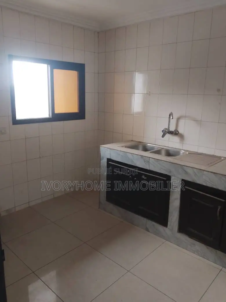 2chbre Appartement dans Cocody à Louer