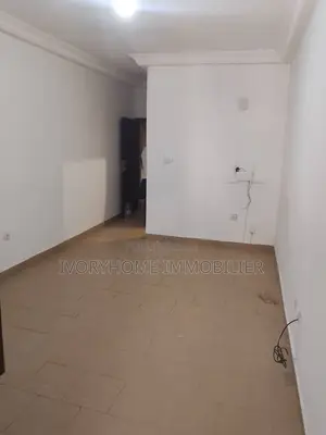 1chbre Appartement dans Cocody à Louer