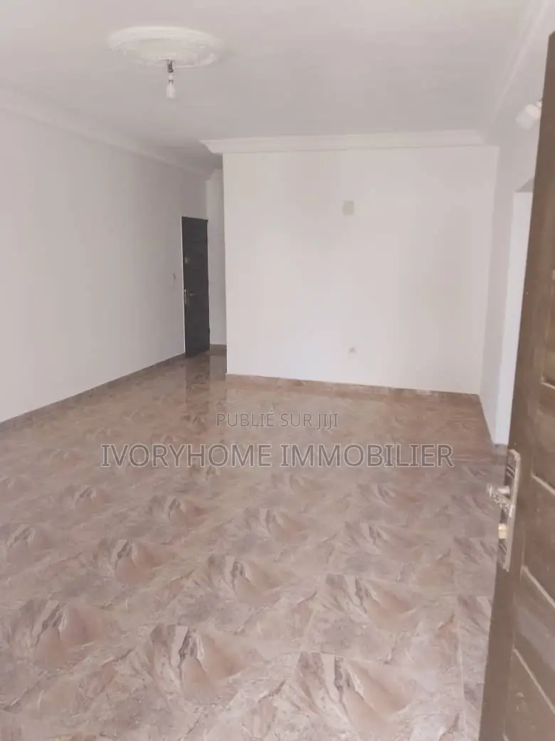2chbre Appartement dans Cocody à Louer