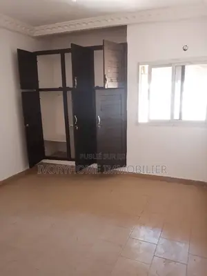 2chbre Appartement dans Cocody à Louer