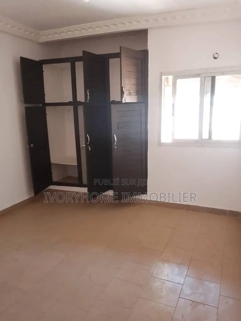 2chbre Appartement dans Cocody à Louer
