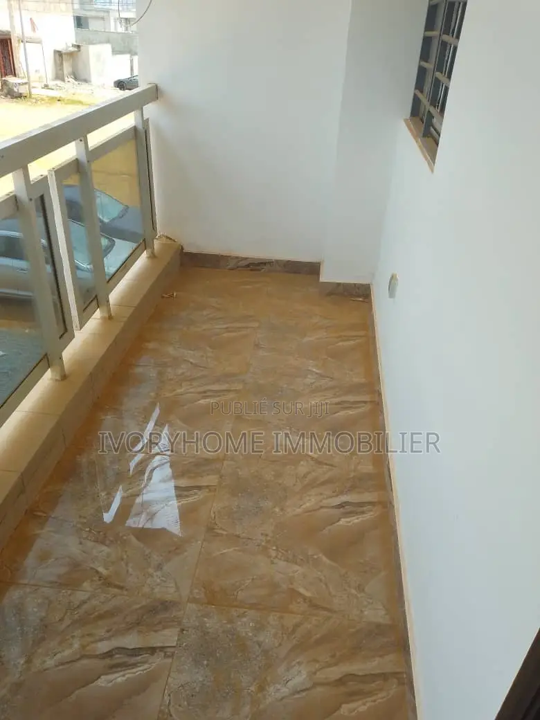 2chbre Appartement dans Cocody à Louer