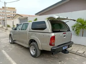 Toyota Hilux 2.5 D-4D Double Cab 4x4 SRX 2007 Marron