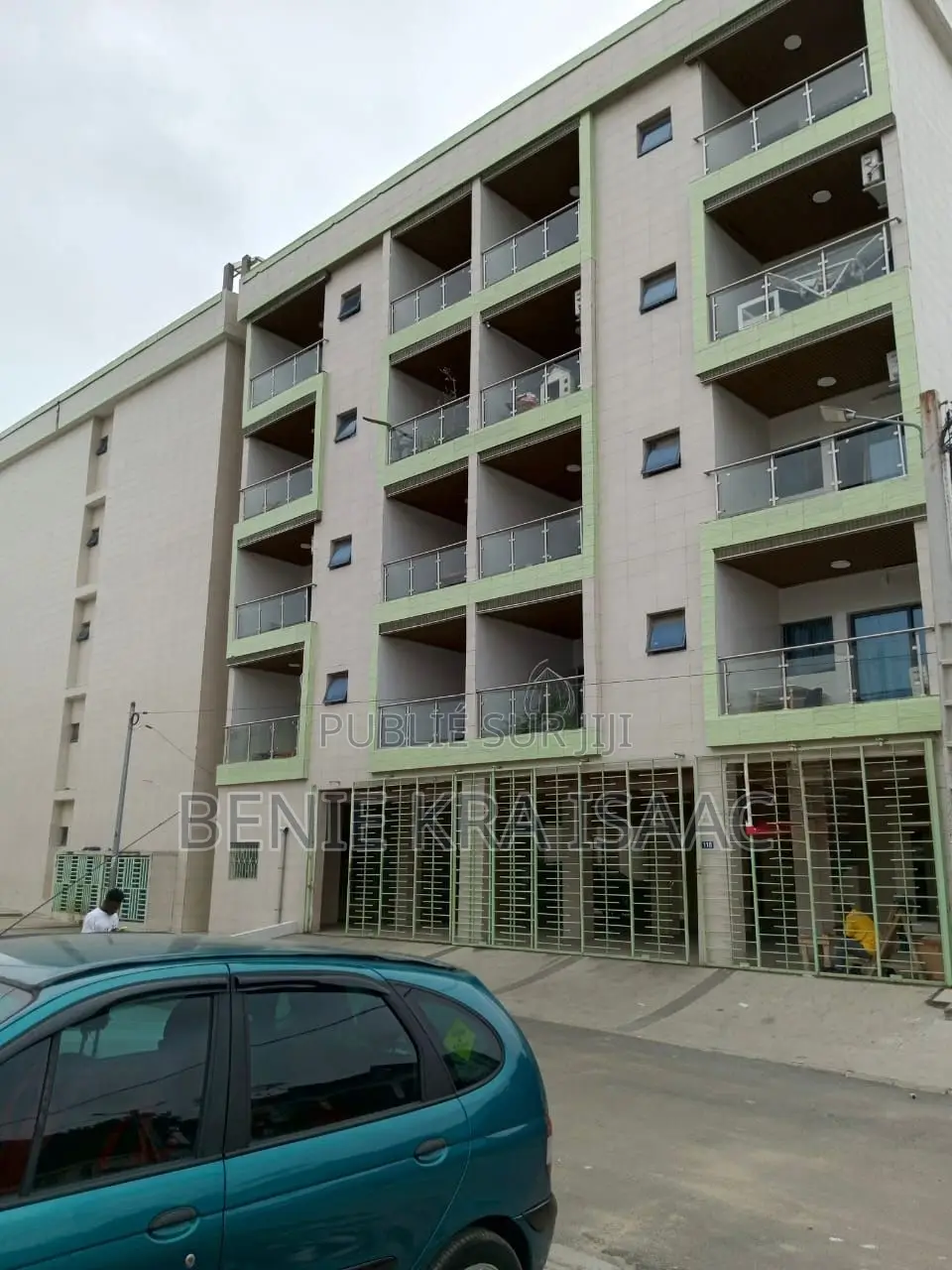 3chbre Appartement dans Cocody à Louer