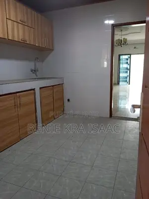 3chbre Appartement dans Cocody à Louer