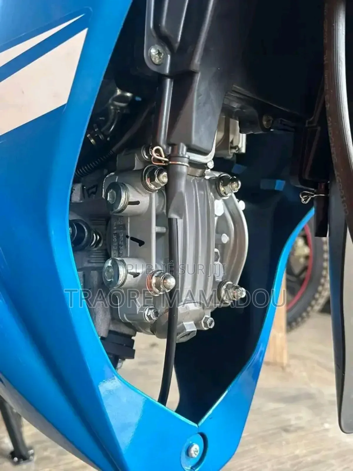 Nouveau TVS Apache RTR 160 4V Fi 2025 Bleu