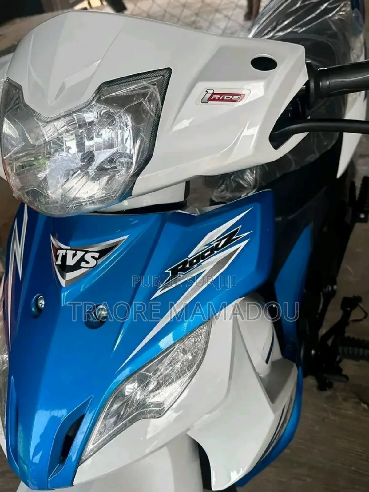 Nouveau TVS Apache RTR 160 4V Fi 2025 Bleu