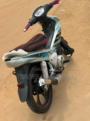 Nouveau KTM Duke 125 2025 Bleu