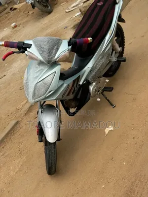 Nouveau KTM Duke 125 2025 Bleu
