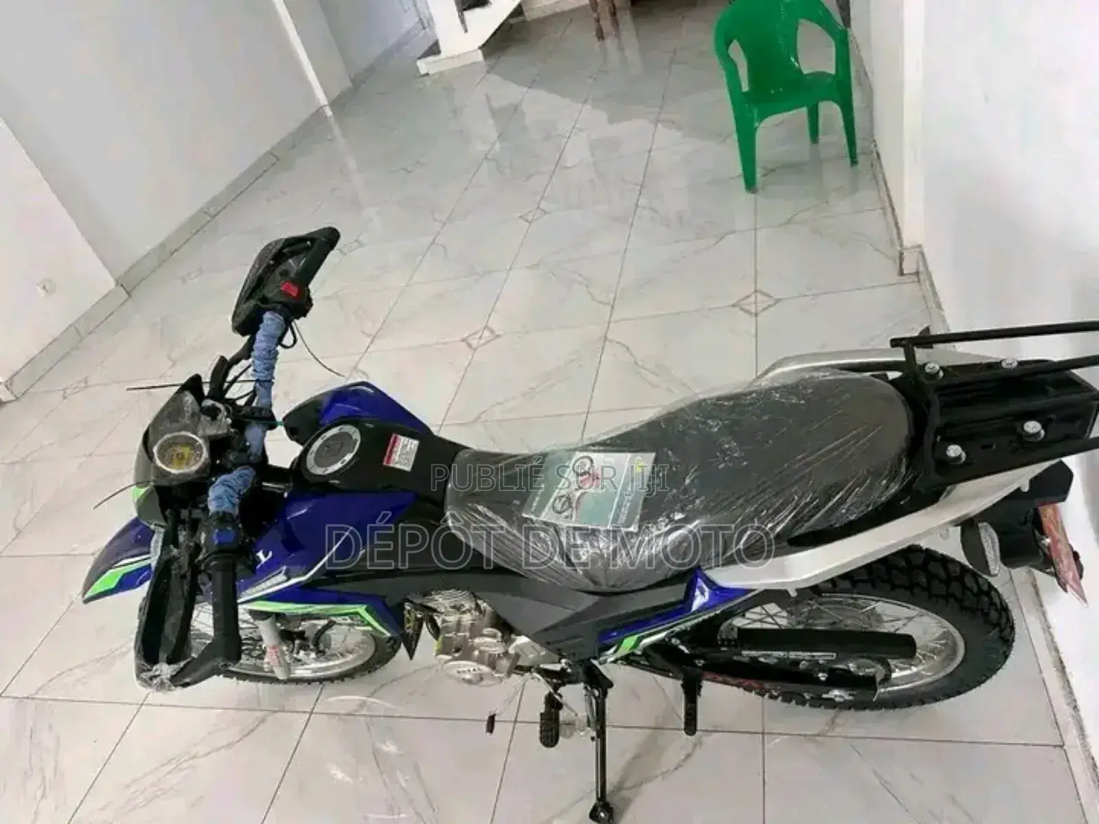 Nouveau Royal RY150 2025 Bleu
